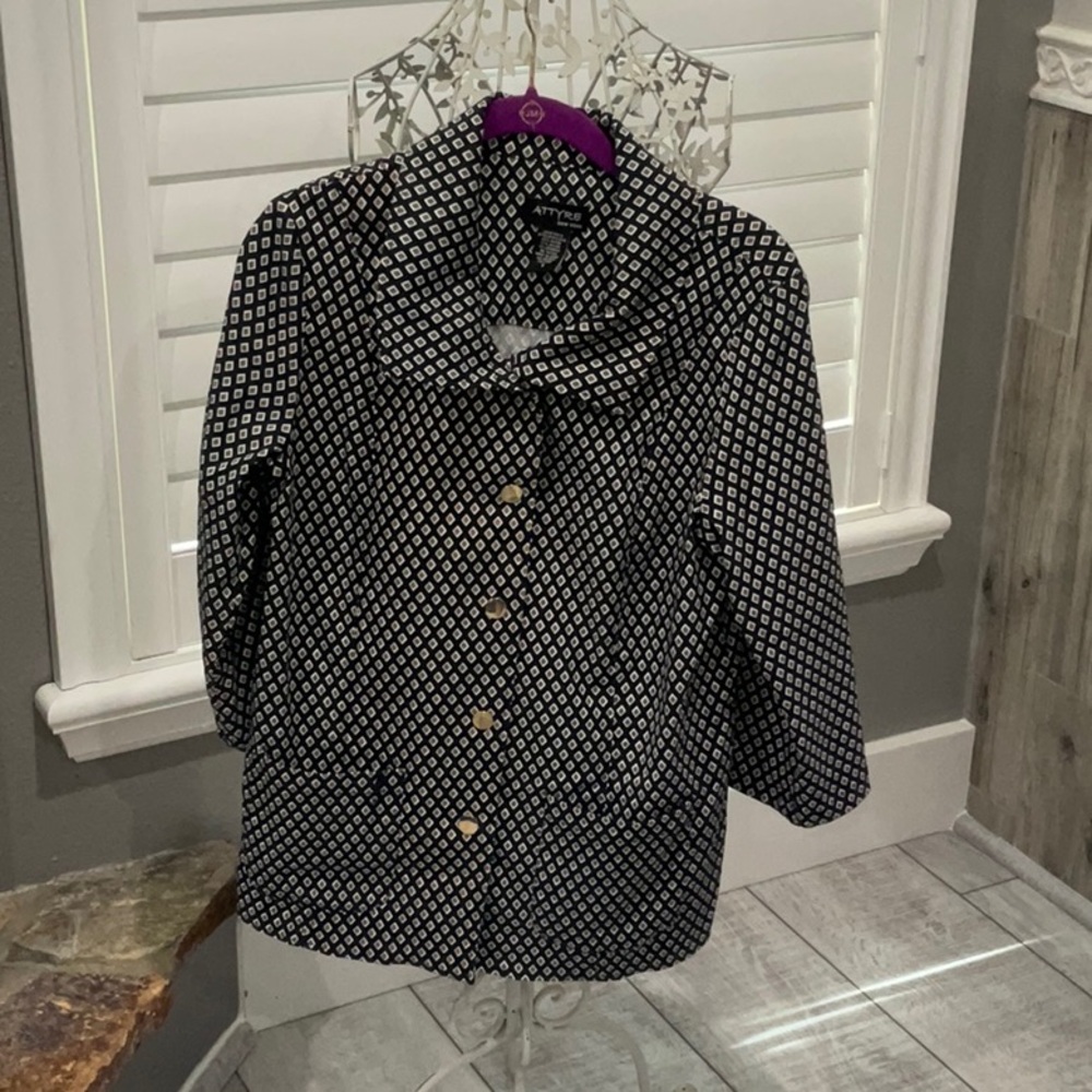 Chic Black and White Patterned Jacket